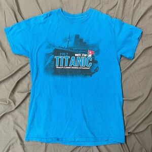 1912 Titanic White Star Line Museum T-Shirt Size Medium  Cool blue t-shirt with